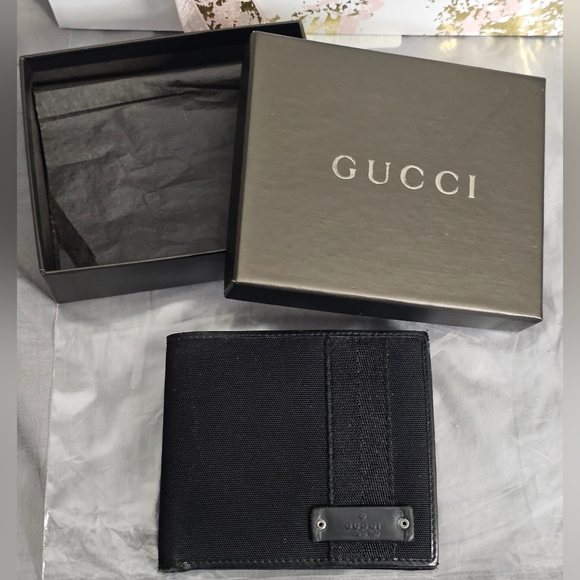 Gucci Black Bi-fold Unisex Wallet with Tissue & Box - Picture 1 of 11